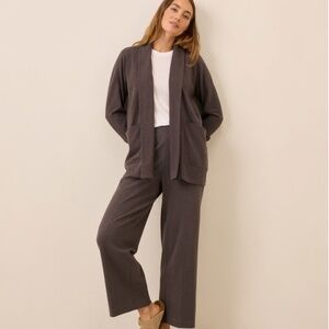 PACT Airplane wrap and pants chocolate heather Medium New